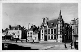 Nevers * Place Carnot * La Caisse D'épargne - Nevers