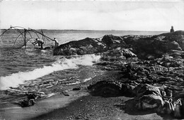 St Brévin * La Pêche Au Carrelet * Sur Les Rochers à La Pointe De Mindin * Pêcherie - Saint-Brevin-les-Pins