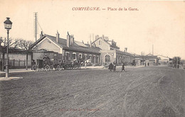 Compiègne         60           Place De La Gare       ( Voir Scan) - Compiegne