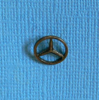 1 ÉPINGLETTE //  ** LOGO / MERCEDES-BENZ ** - Mercedes