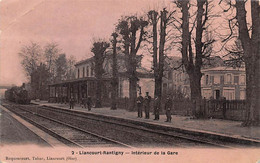 Liancourt       60     Intérieur De La Gare               ( Voir Scan) - Liancourt