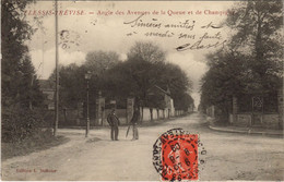 CPA PLESSIS-TRÉVISE - Angle Des Avenues De La Queue Et De (44528) - Le Plessis Trevise