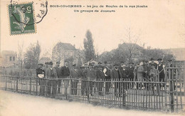 Thème Sport: Pétanque -Jeu De Boules.  Bois Colombes   92 . Jeu De Boules De La Rue Hoche             ( Voir Scan) - Bowls