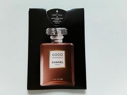 Carte  CHANEL  "Coco Mademoiselle   L'EAU PRIVÉE "   ** PUFFER  . - Modernes (à Partir De 1961)