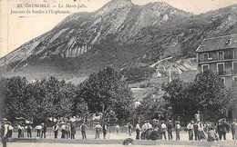 Thème Sport: Pétanque-Jeu De Boules. Grenoble    38    Jeu De Boules. Le Mont Jalla      ( Voir Scan) - Bowls