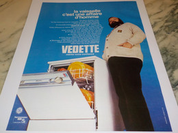 ANCIENNE PUBLICITE LA VAISSELLE C EST UNE AFFAIRE D HOMME AVEC VEDETTE 1973 - Andere Geräte