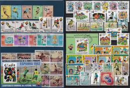 Football, Petit Lot De Timbres Et Blocs. 5 Scans - Autres & Non Classés