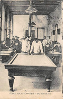 Thème Sport:  Billard       Ecole Polytechnique  Paris  75     Salle De Billard   ( Voir Scan) - Autres & Non Classés