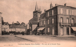 3884  Carte Postale CASTELNAU MAGNOAC Un Coin De La Grande Place   ETAT          65 Hautes Pyrénées - Castelnau Magnoac