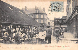 Vitry Le François     51      Halle Et Marché      ( Voir Scan) - Vitry-le-François