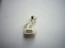Delcampe - Fève Brillante En Porcelaine Disney - Les 101 Dalmatiens - Le Chien Patch - Disney