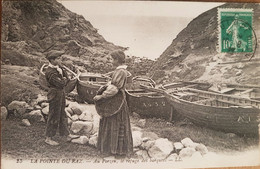 Delcampe - Plogoff.la Pointe Du Raz.au Porzen,le Refuge Des Barques.édition LL 25 - Plogoff