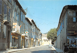 SAINT-ZACHARIE - La Rue Jean Jaurès Et Les Commerces - Renault 4L - Publicité Cirque Sabine Rancy - Saint-Zacharie