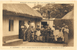 DAHOMEY " Missions Africaines "  Cové  - Groupe De Familial De La Corporation Des  " Artisans En Cuivre " - Dahomey