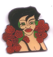 DD35 Pin's Pin'up Avec Collier De Roses Fleur Rose Achat Immédiat - Pin-ups