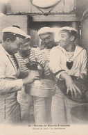 MARINE SZ GUERRE FRANCAISE - SCENES DE BORD - LA DISTRIBUTION - BELLE CARTE ANIMEE - 4 MARINS SE PARTAGENT LA NOURRITURE - Bateaux