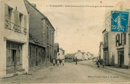 St Joachim * école Communale Des Filles Et La Gare * Villageois * Ligne Chemin De Fer - Saint-Joachim