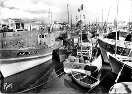 Croix De Vie * Le Port Et Le Quai * Bateau Pêche " As De Coeur " - Saint Gilles Croix De Vie