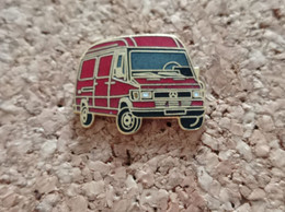 PINS AUTOMOBILE MERCEDES CAMION ROUGE - Mercedes