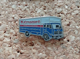 PINS AUTOMOBILE MERCEDES CAMION DEMENAGEMENT KERUZORE - Mercedes