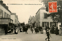 La Bernerie * Place Du Marché Et Rue De Pornic - La Bernerie-en-Retz