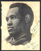 PAUL LEROY ROBESON (April 9, 1898 - January 23, 1976) Was An American Bass Baritone Concert Artist And Stage And Film Ac - Handtekening