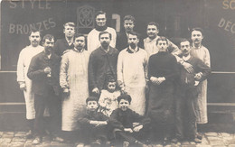 GROUPE DE PERSONNES- CARTE-PHOTO- A SITUER - Geschäfte