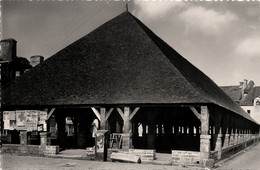 Questembert * Les Halles De La Commune - Questembert