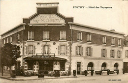 Pontivy * Rue Et Devanture Hôtel Des Voyageurs * LE MAGUERESSE - Pontivy