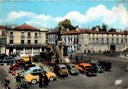 St Dizier * Place De L'hôtel De Ville * Grand Hôtel Du Soleil D'or * Automobile Voiture Ancienne - Saint Dizier