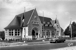 St Cast * La Salle Des Fêtes * Architecte Joseph BRILHAULT * Automobile Voiture Ancienne - Saint-Cast-le-Guildo