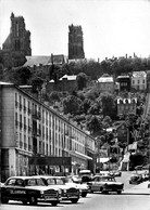 Laon * La Place De La Gare * La Cathédrale * Automobile Voiture Ancienne - Laon