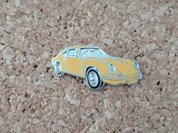 PINS AUTOMOBILE PORSCHE 911 JAUNE - Porsche