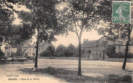 Molinet        03       Place De La Mairie      (voir Scan) - Autres & Non Classés