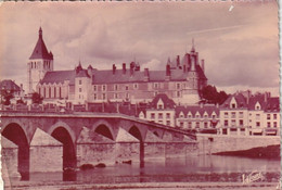 GIEN. - Le Pont Et Le Château. A Gauche, Le Clocher De L'Eglise Saint-Pierre. Carte-photo Bords Dentelés RARE - Gien