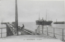 Dunkerque - Les Jetées ( Animée Bateau De Commerce Sortant Du Port) - Dunkerque