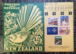 (SIDE LARGE 12-10-2020) New Zealand 1985 Stamp Issue In Presentatyion Pack (with Envelope) - Presentation Packs
