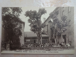 Delcampe - CPA 69 L'ARBRESLE Usine Les Fils De A. Fichet - La Cour D'entrée - L'Abresle
