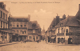 ¤¤   -   PAIMPOL  -  La Place Du Martray Et La Vieille Hostellerie D'Anne De Bretagne  -  Café Central  -  Au Bon Marché - Paimpol