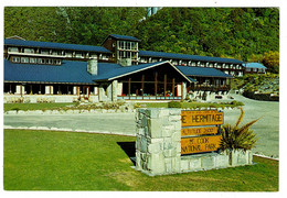 Ref 1411 - Postcard - The Hermitage Hotel Mount Cook - New Zealand - Nouvelle-Zélande