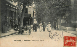 Fouras * Boulevard Des Deux Ports * épicerie BLOUARD * Promeneurs - Fouras-les-Bains