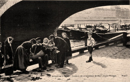 Paris * Tondeur De Chiens Sous Le Pont Louis Philippe * Métier Parisien * Type Personnage Péniche - Petits Métiers à Paris