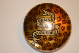 Boite De Bonbons Vide , LES GRAINS DE CAFE D'AIGUEBELLE, Grains De Café Fondants, 2 Scans , Frais Fr 4.95e - Dozen