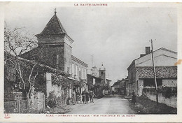 31)   AZAS - Intérieur Du Village Rue Principale Et La Mairie - Verfeil