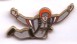 T250 Pin's Militaire Armée Patrouille France Saut Parachute Parachutisme Qualité Arthus Signé Boussemart Achat Immédiat - Parachutting