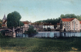 3602 Carte Postale  MALICORNE SUR SARTHE Moulin Et Entrée De La Ville     72 Sarthe - Malícorne Sur Sarthe