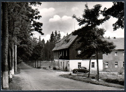 A7355 - Marienberg Gelobtland Betriebsferienheim Neues Haus - RILI Foto Ritschel Geyer - Fahrzeug Auto Car Oldtimer - Marienberg