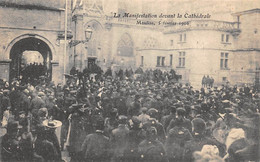 Moulins          03         Manifestation Devant La Cathédrale  Février 1906   (voir Scan) - Moulins
