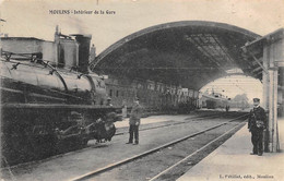 Moulins          03         Intérieur De La Gare. Train    (voir Scan) - Moulins