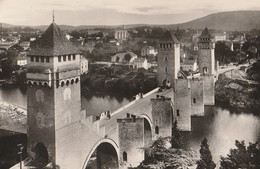 CAHORS. - Le Pont Valentré .Photo Véritable. CPSM Pas Courante - Cahors